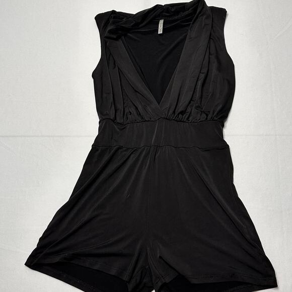 San Julian Size Large Women’s Vintage Romper Such A Soft Silky Material - Picture 3 of 5
